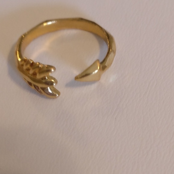 Stella & Dot Gold Arrow Ring - Picture 3 of 5